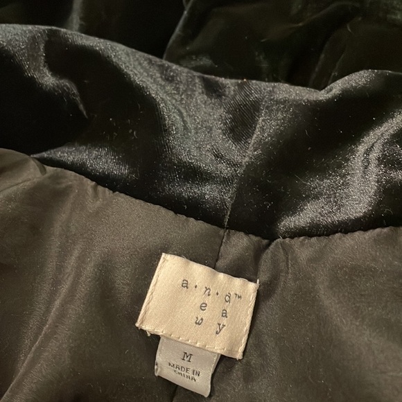 Black Shimmer Velvet Vest, Layered Tunic Shrug Look, size medium - Picture 7 of 7